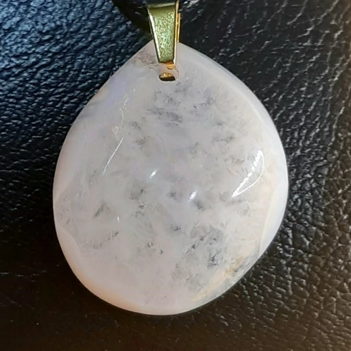 گردنبند کوارتز شیری (Milk Quartz) کد 12