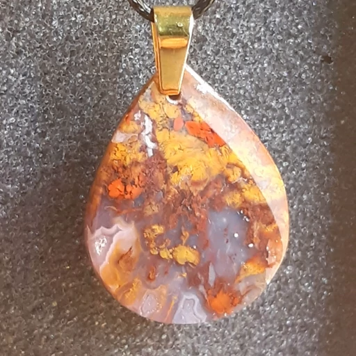 گردنبند زیبای عقیق منظره‌ای (Scenic Agate)